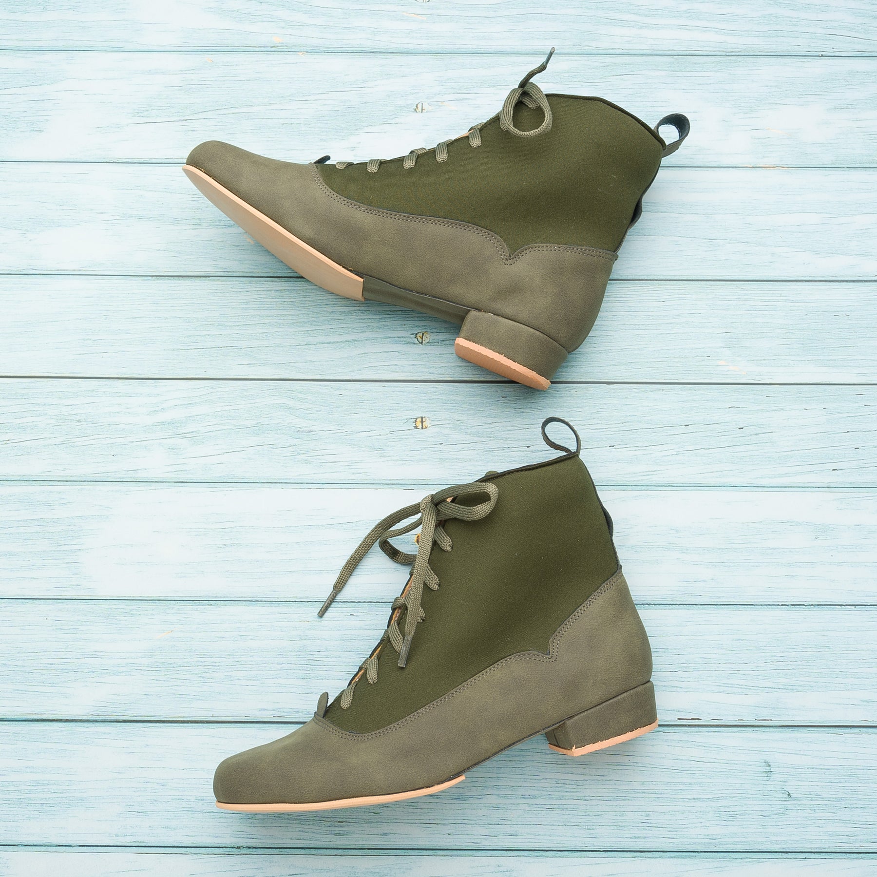 Lace Up Boots Classic