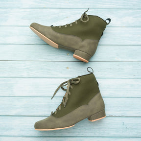 Lace Up Boots Classic